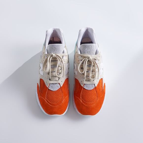 Kith X New Balance 990v2 Cyclades 2022 | SLIGHTLY USED - Picture 2 of 16